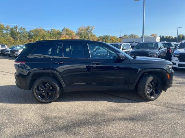 2022 Jeep Grand Cherokee Altitude