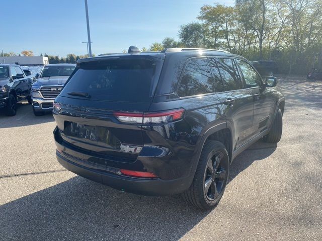 2022 Jeep Grand Cherokee Altitude