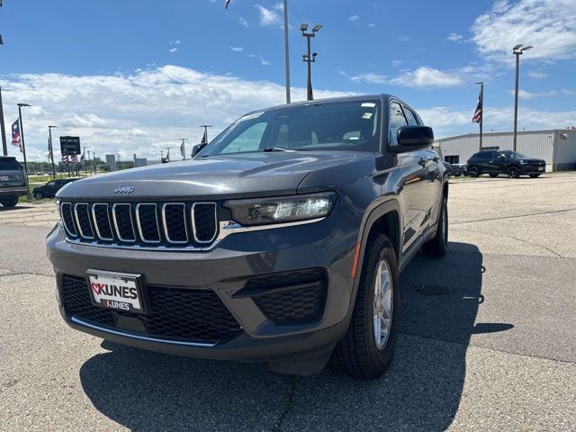 2022 Jeep Grand Cherokee Laredo