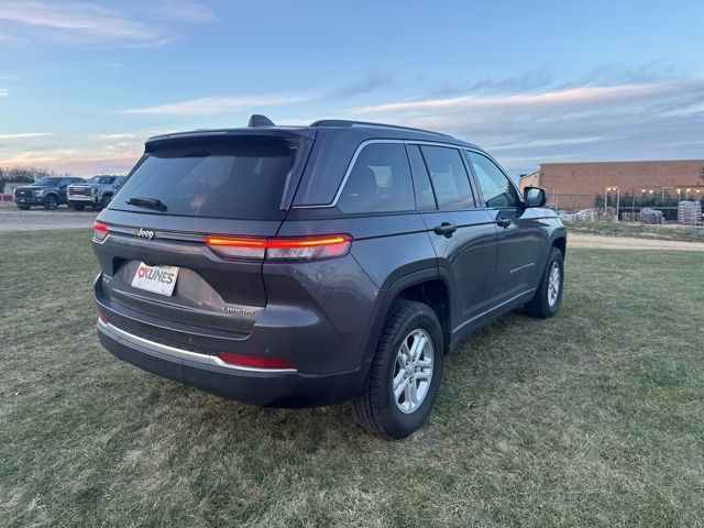 2022 Jeep Grand Cherokee Laredo