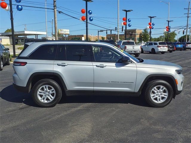 2022 Jeep Grand Cherokee Laredo