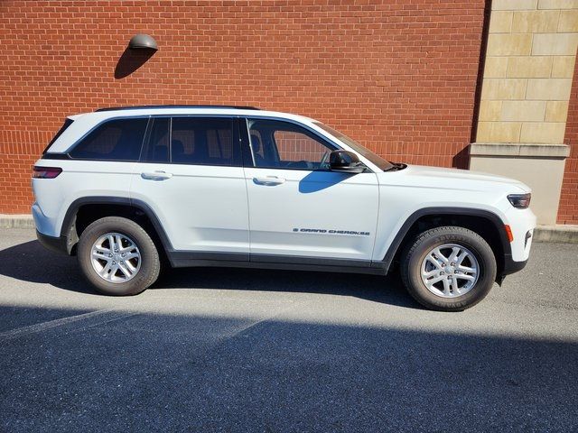 2022 Jeep Grand Cherokee Laredo