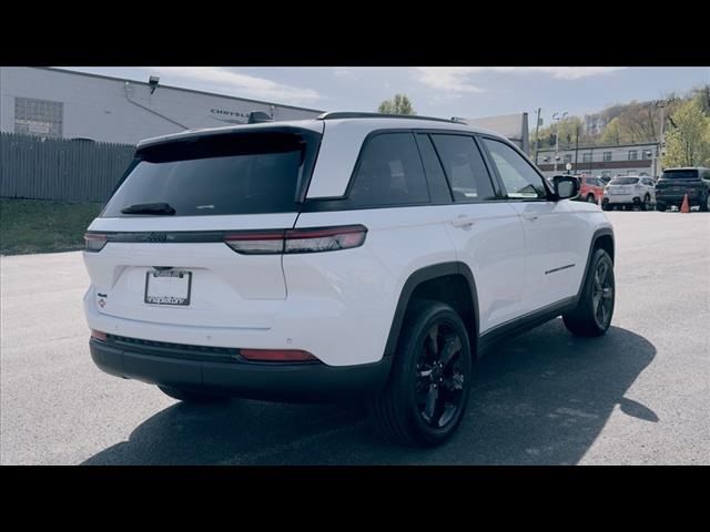 2022 Jeep Grand Cherokee Altitude