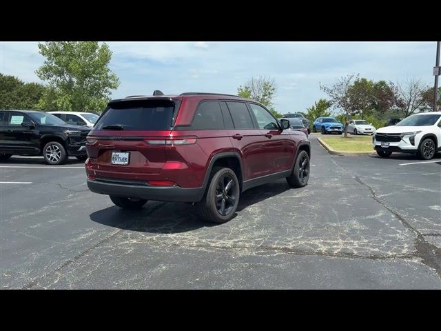 2022 Jeep Grand Cherokee Altitude