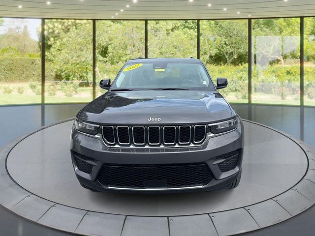 2022 Jeep Grand Cherokee Laredo