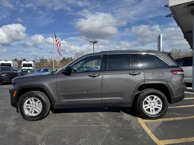 2022 Jeep Grand Cherokee Laredo