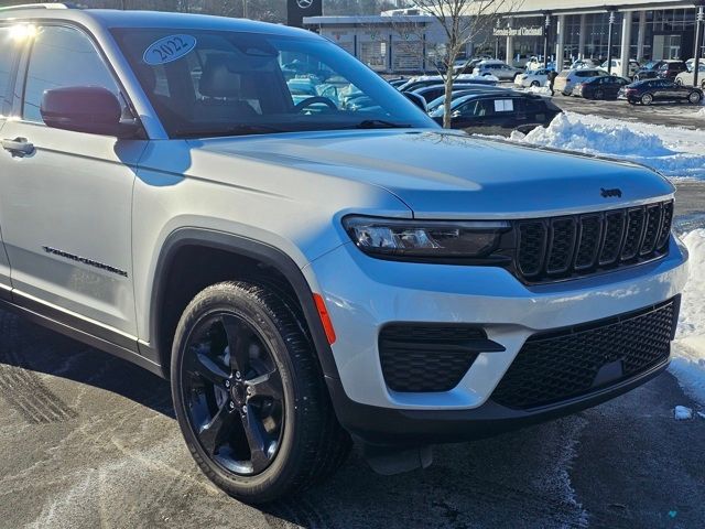 2022 Jeep Grand Cherokee Altitude