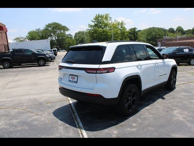 2022 Jeep Grand Cherokee Altitude