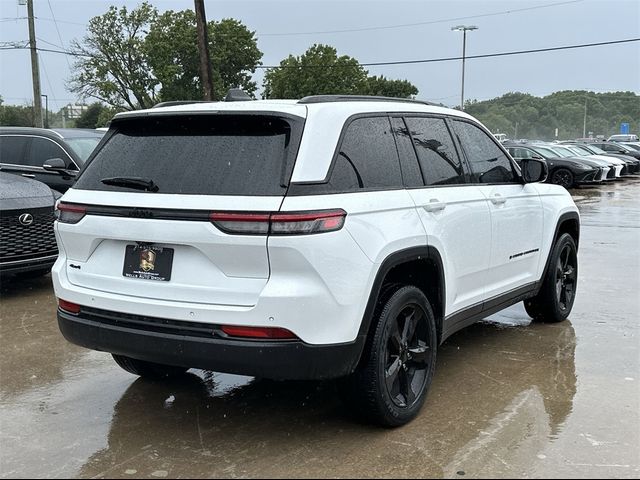 2022 Jeep Grand Cherokee Altitude