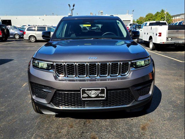 2022 Jeep Grand Cherokee Laredo