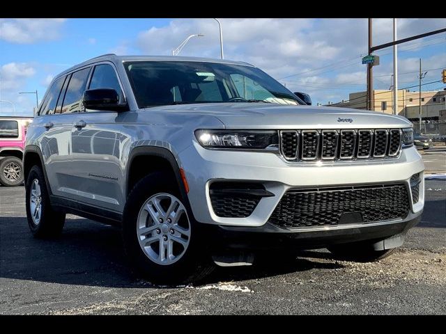 2022 Jeep Grand Cherokee Laredo