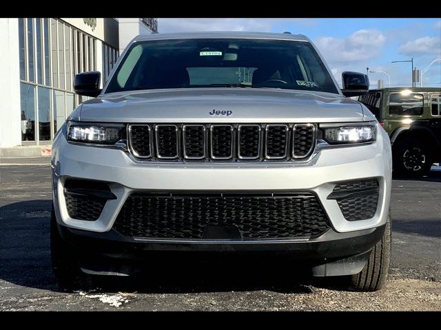 2022 Jeep Grand Cherokee Laredo