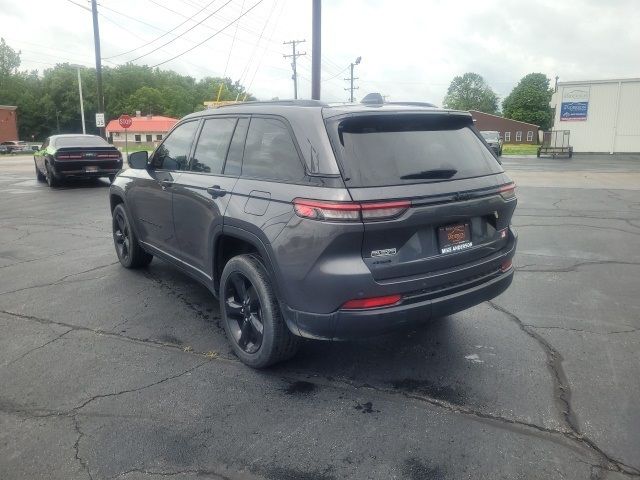 2022 Jeep Grand Cherokee Altitude