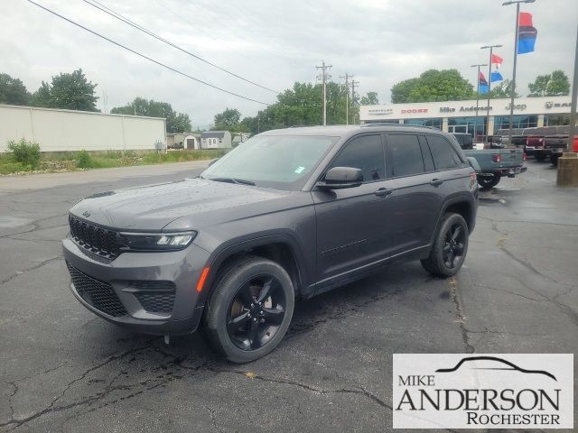 2022 Jeep Grand Cherokee Altitude