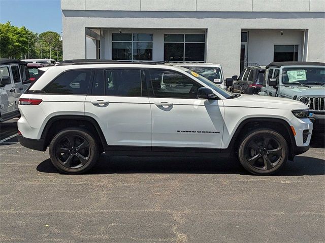 2022 Jeep Grand Cherokee Altitude