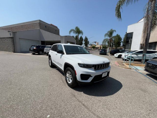 2022 Jeep Grand Cherokee Laredo