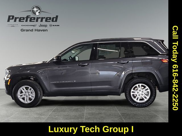 2022 Jeep Grand Cherokee Laredo