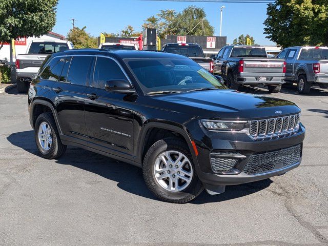 2022 Jeep Grand Cherokee Laredo