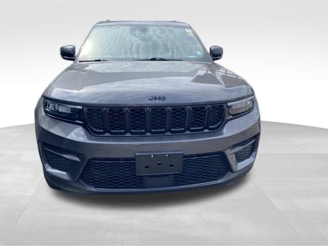 2022 Jeep Grand Cherokee Altitude