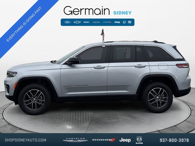 2022 Jeep Grand Cherokee Laredo