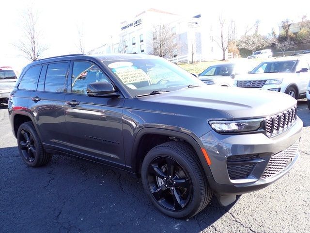 2022 Jeep Grand Cherokee Altitude