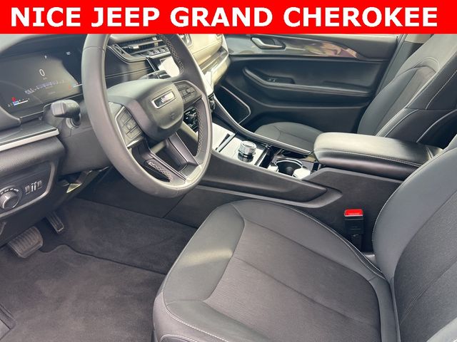 2022 Jeep Grand Cherokee Laredo