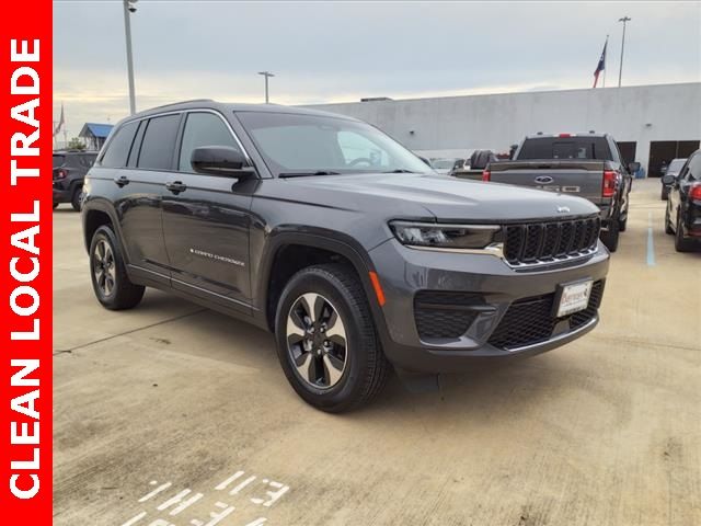 2022 Jeep Grand Cherokee Laredo