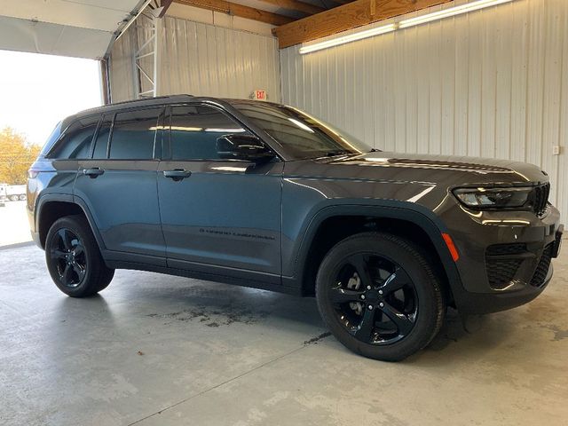 2022 Jeep Grand Cherokee Altitude