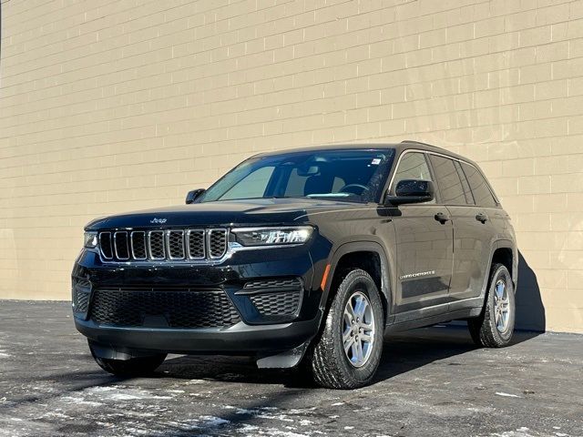 2022 Jeep Grand Cherokee Laredo