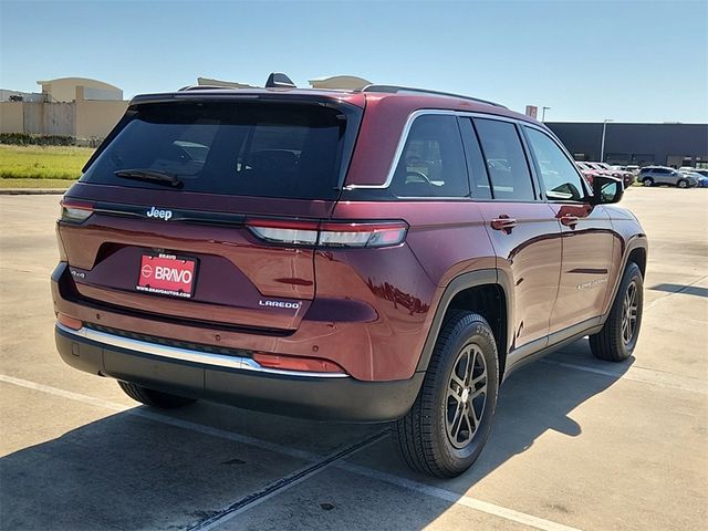 2022 Jeep Grand Cherokee Laredo