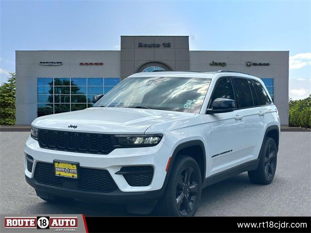 2022 Jeep Grand Cherokee Altitude