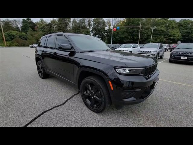 2022 Jeep Grand Cherokee Altitude