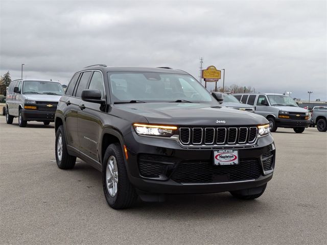 2022 Jeep Grand Cherokee Laredo