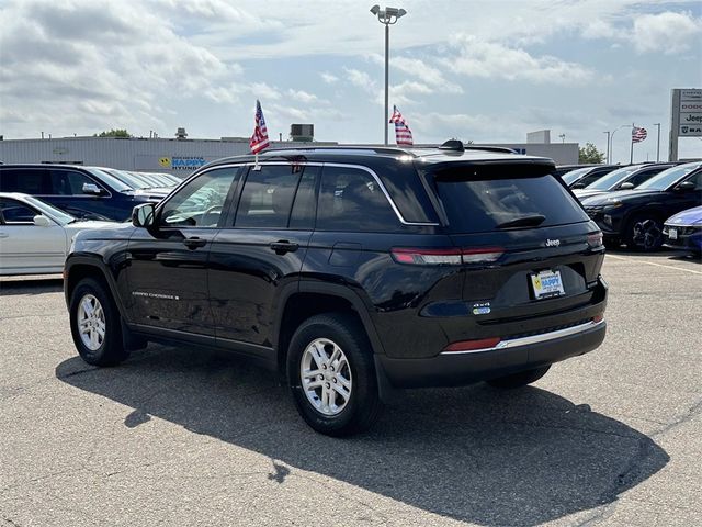 2022 Jeep Grand Cherokee Laredo