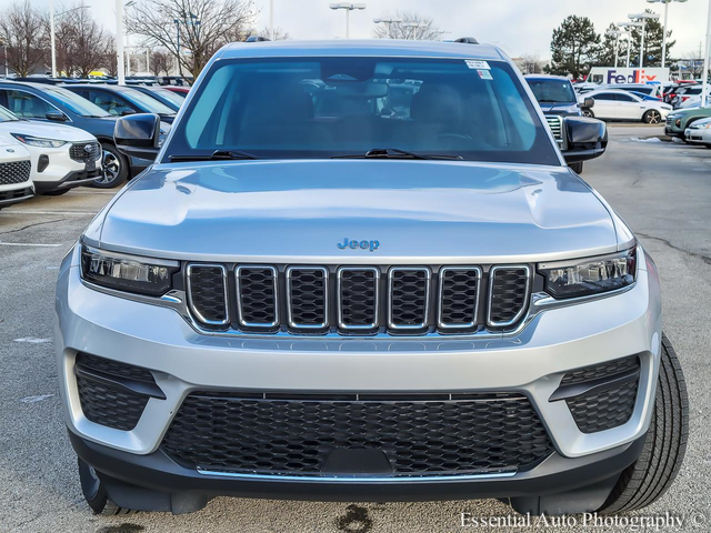 2022 Jeep Grand Cherokee Laredo