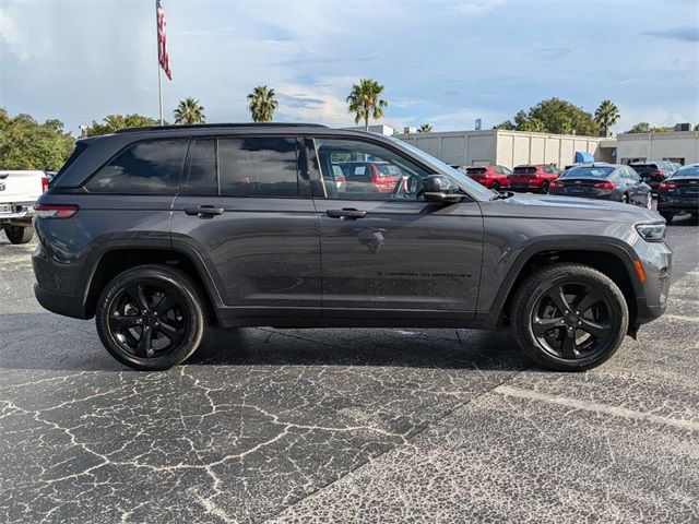 2022 Jeep Grand Cherokee Altitude