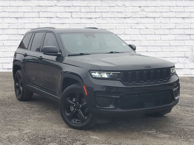 2022 Jeep Grand Cherokee Altitude