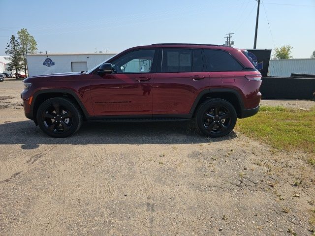 2022 Jeep Grand Cherokee Altitude