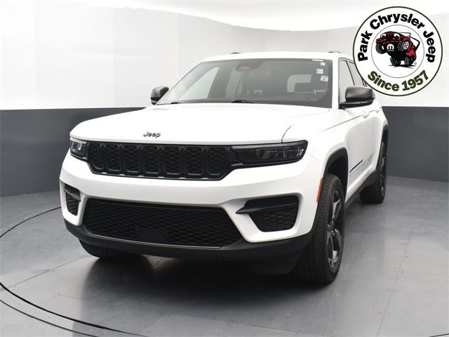 2022 Jeep Grand Cherokee Altitude