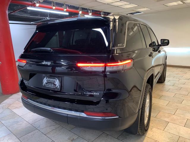 2022 Jeep Grand Cherokee Laredo