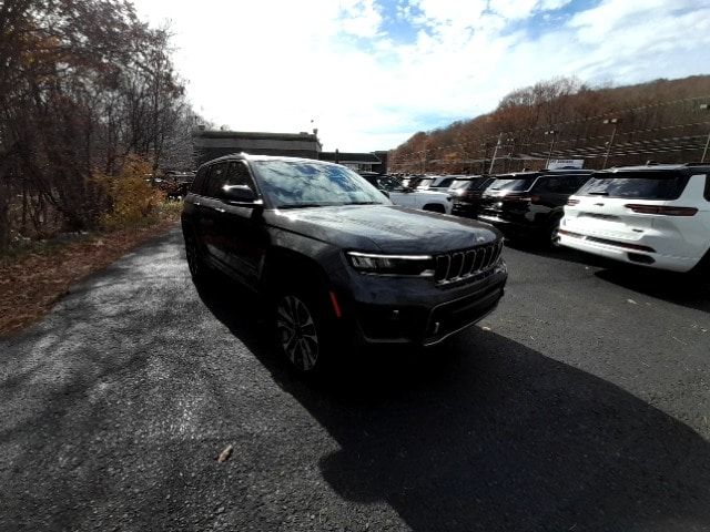 2022 Jeep Grand Cherokee Overland