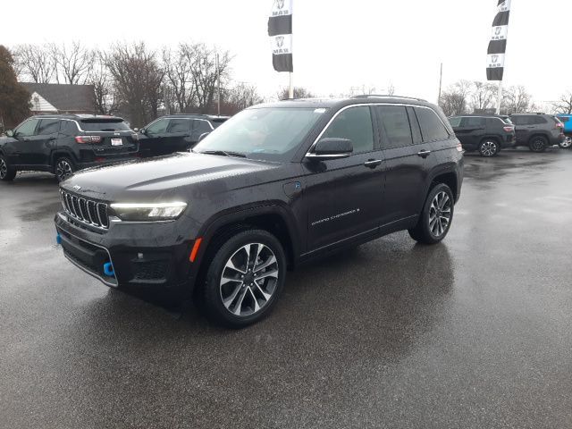 2022 Jeep Grand Cherokee 4xe Overland