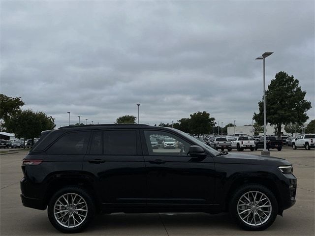 2022 Jeep Grand Cherokee Summit