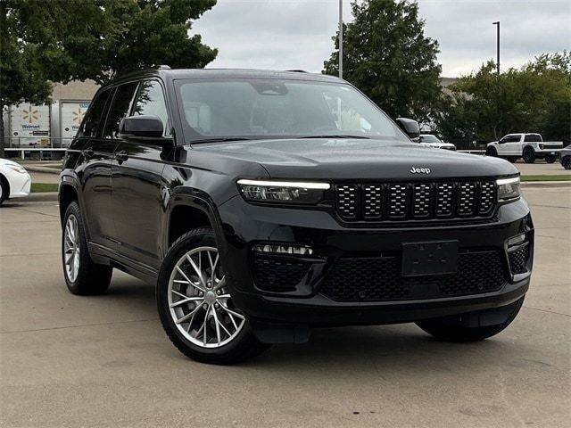 2022 Jeep Grand Cherokee Summit