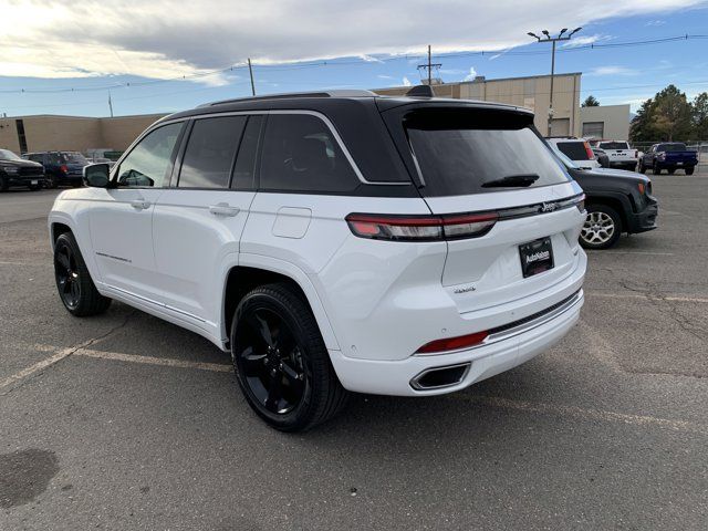 2022 Jeep Grand Cherokee Summit