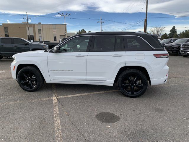 2022 Jeep Grand Cherokee Summit