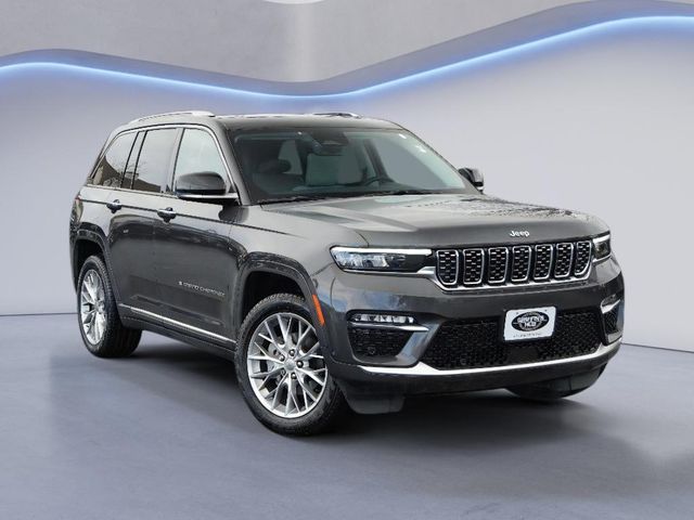 2022 Jeep Grand Cherokee Summit