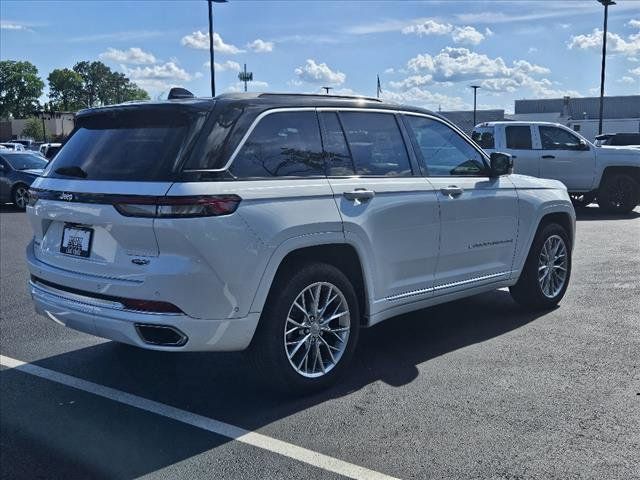 2022 Jeep Grand Cherokee Summit