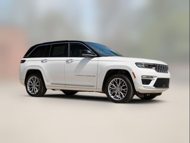 2022 Jeep Grand Cherokee Summit