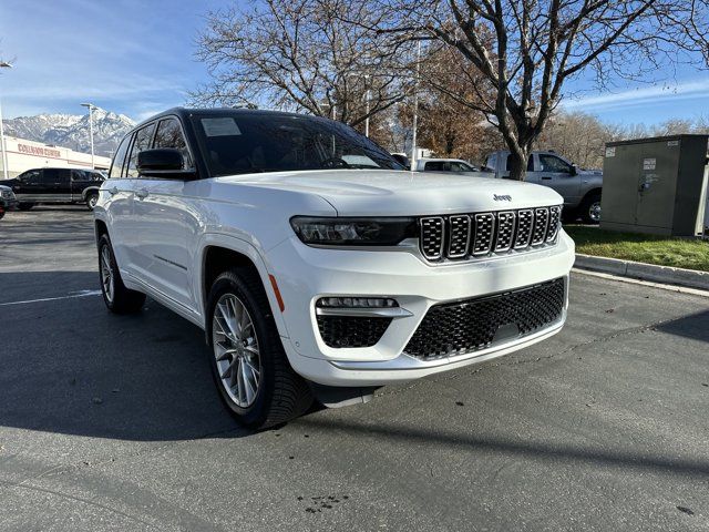 2022 Jeep Grand Cherokee Summit